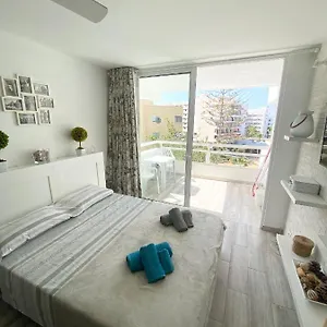 https://playa-de-las-americas-sea-view-vip-apartment.in-canary-islands.com